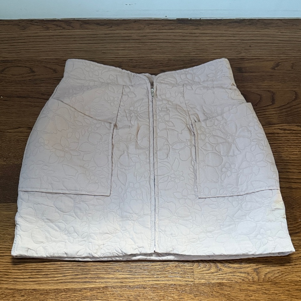 En Saison Cream Quilted Floral Mini Skirt